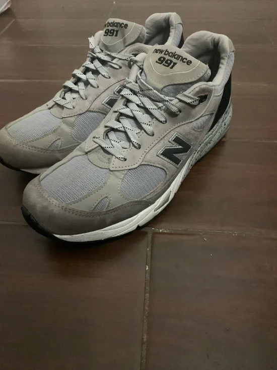 New Balance 991 Light Gray & White Athletic Sneakers - Picture 10 of 10